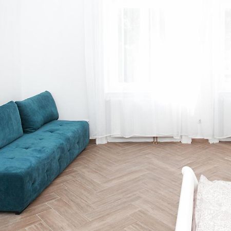 Liberte Apartments Орадя Экстерьер фото