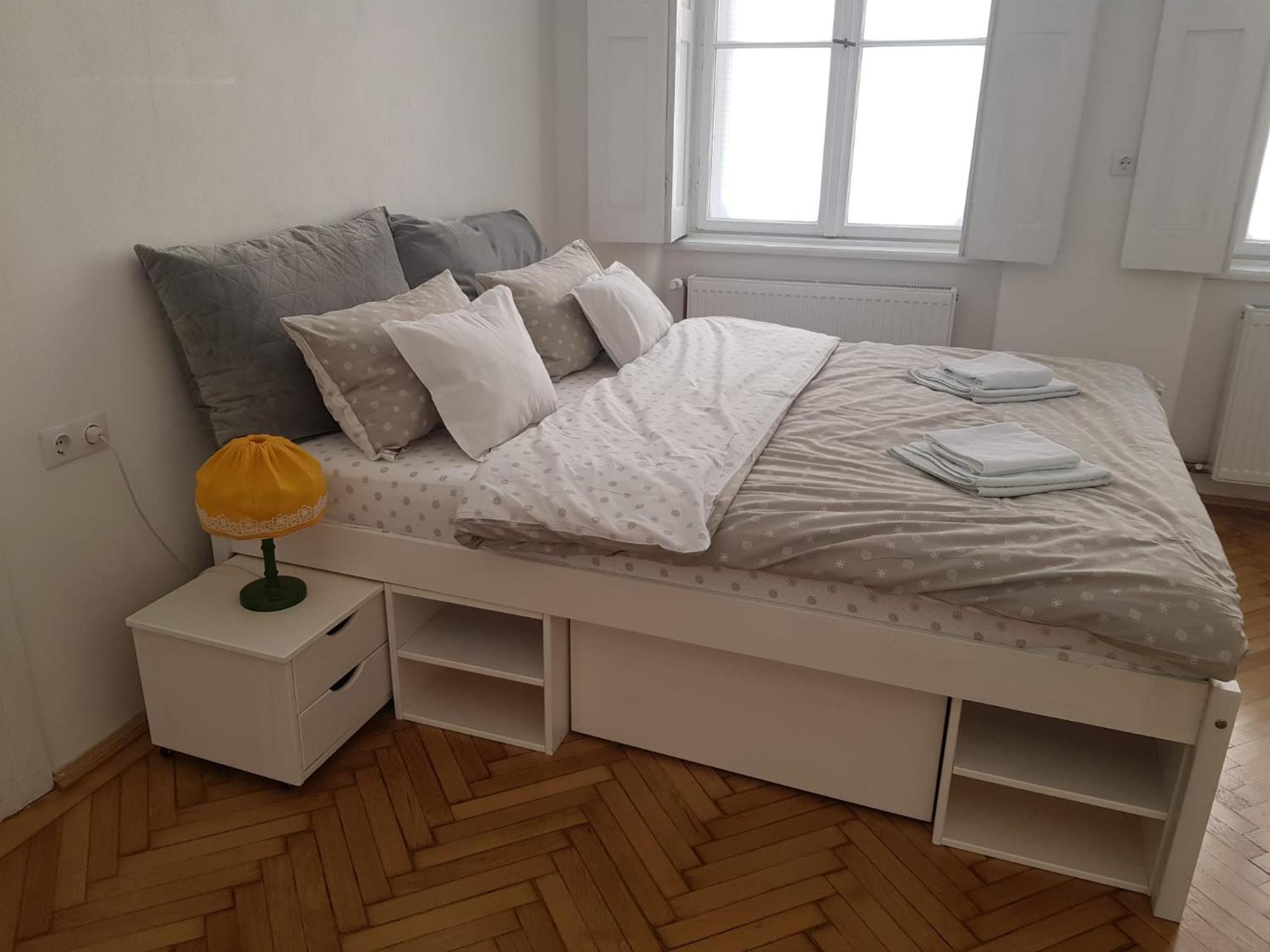 Liberte Apartments Орадя Номер фото