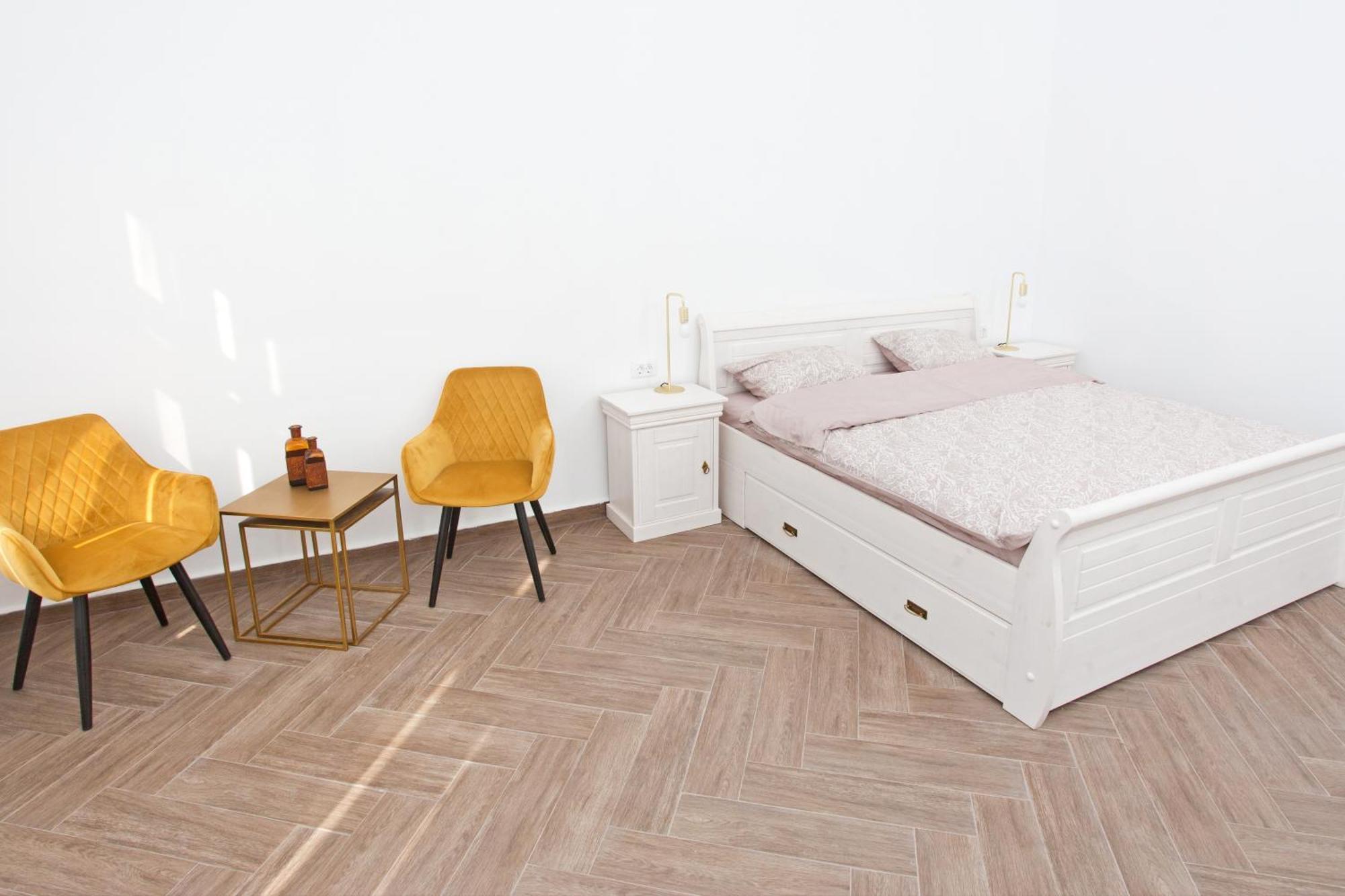 Liberte Apartments Орадя Экстерьер фото